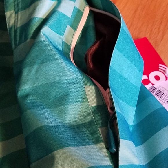 Last call!!! Selling locally soon!!!! New! Mountain Hardwear Barnsie jacket - Picture 8 of 9